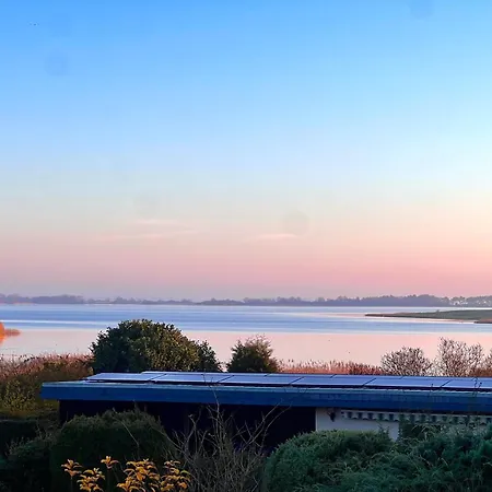 펜션 Familienferienhaus Ruegenbrise - Gemeinsames Urlauben Mit Steg Auf Ruegen 가르쯔